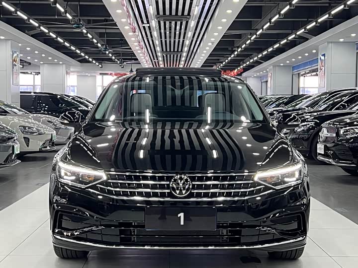 Фото 2 - Volkswagen Magotan