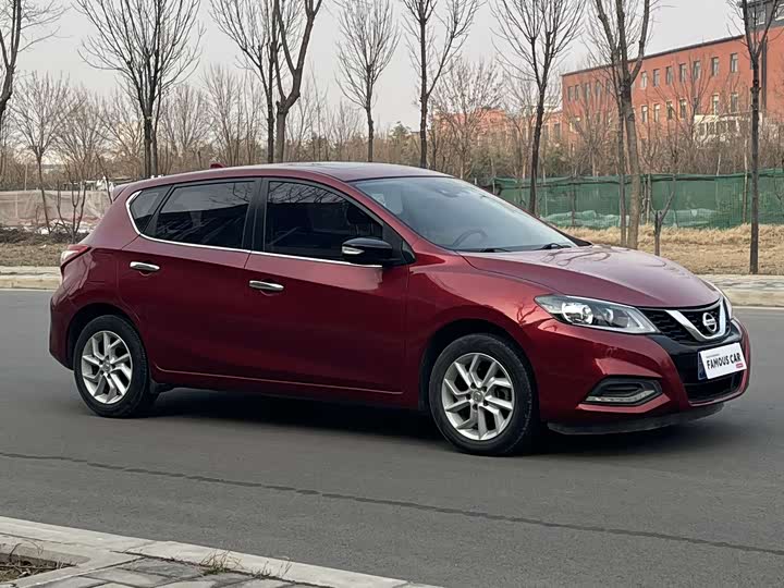 Фото 3 - Nissan Tiida