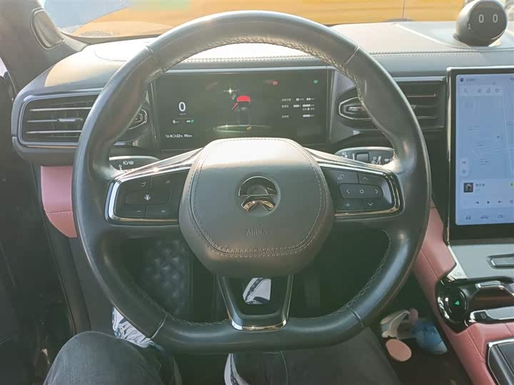 Фото 3 - Nio EC6