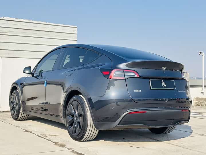 Фото 9 - Tesla Model Y