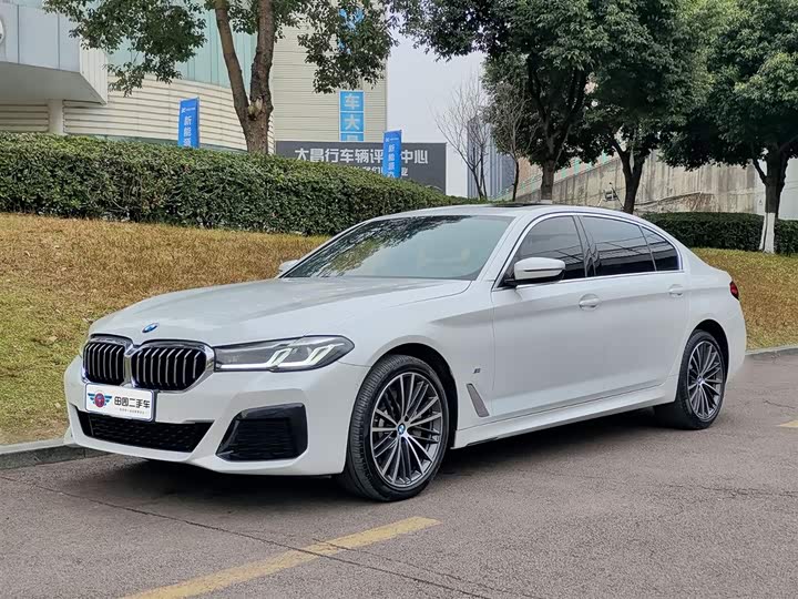 Фото 1 - BMW 5 Series