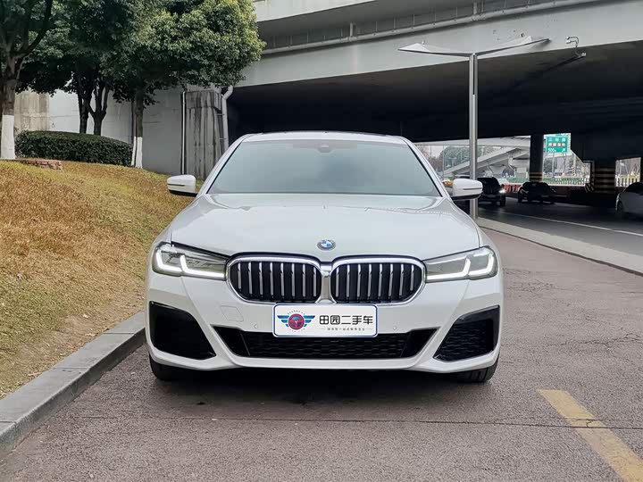 Фото 2 - BMW 5 Series