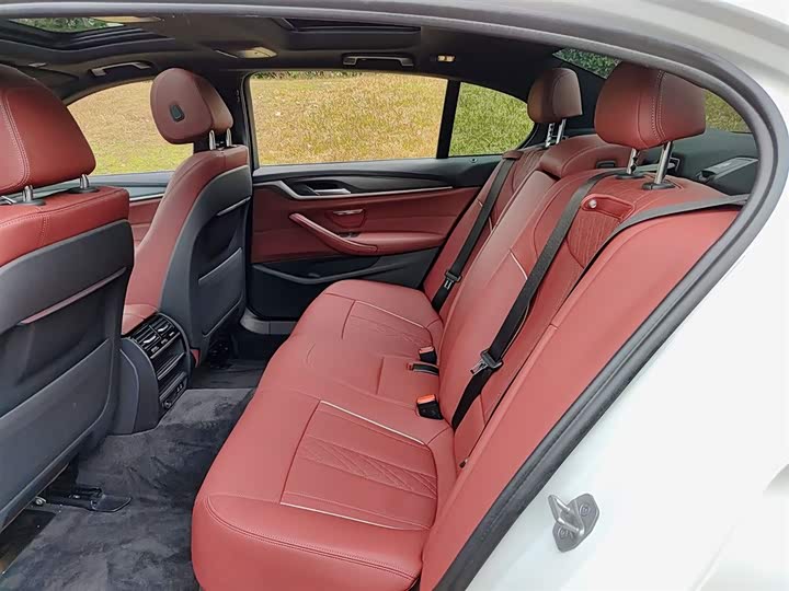 Фото 8 - BMW 5 Series