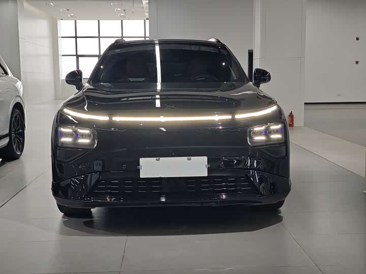 Фото 2 - XPeng G9