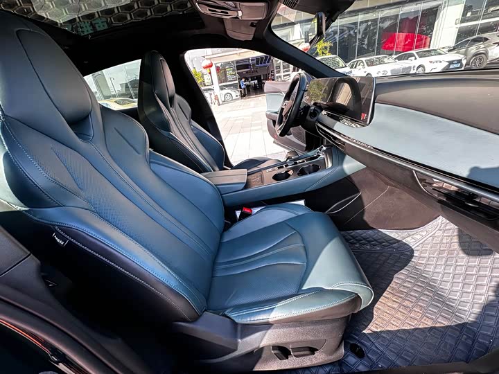 Фото 8 - MG Motor 7