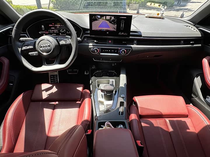 Фото 5 - Audi A4L