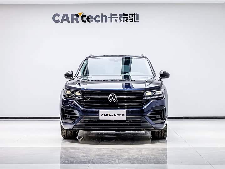 Фото 2 - Volkswagen Touareg