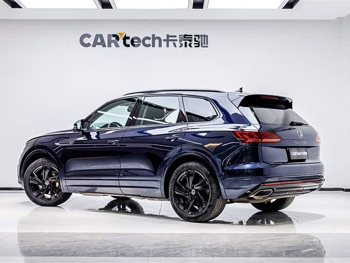 Фото 4 - Volkswagen Touareg