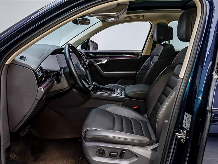 Фото 9 - Volkswagen Touareg