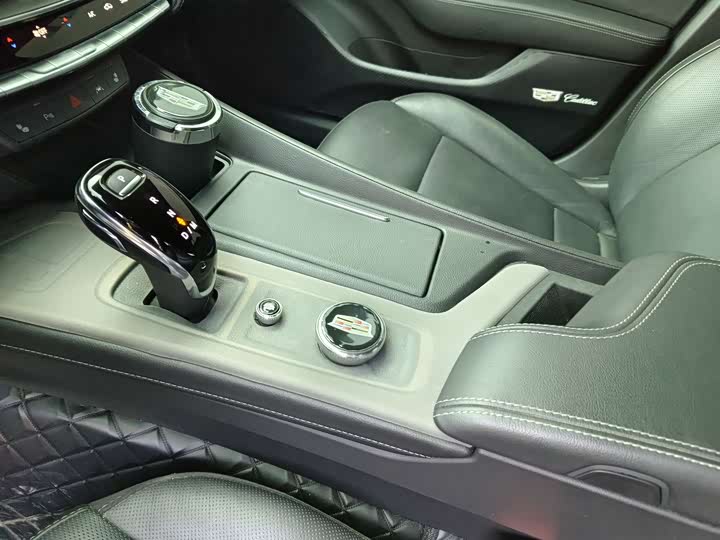 Фото 6 - Cadillac CT5