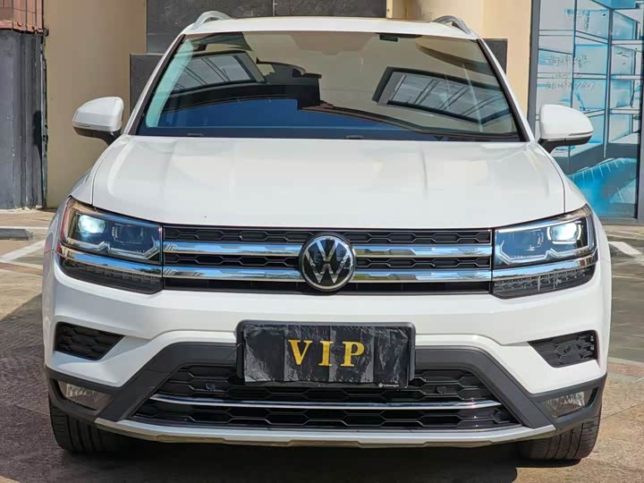 Фото 2 - Volkswagen Tharu