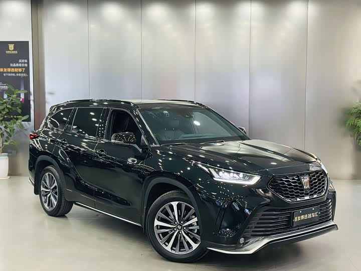 Фото 2 - Toyota Crown Kluger