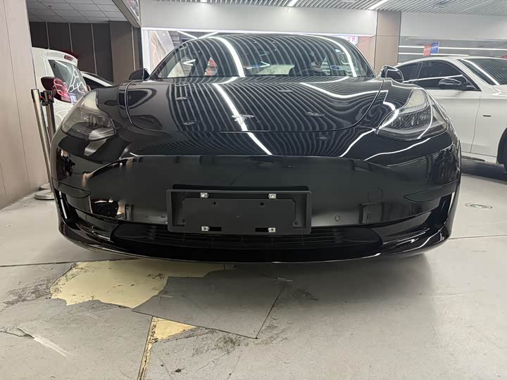 Фото 2 - Tesla Model 3