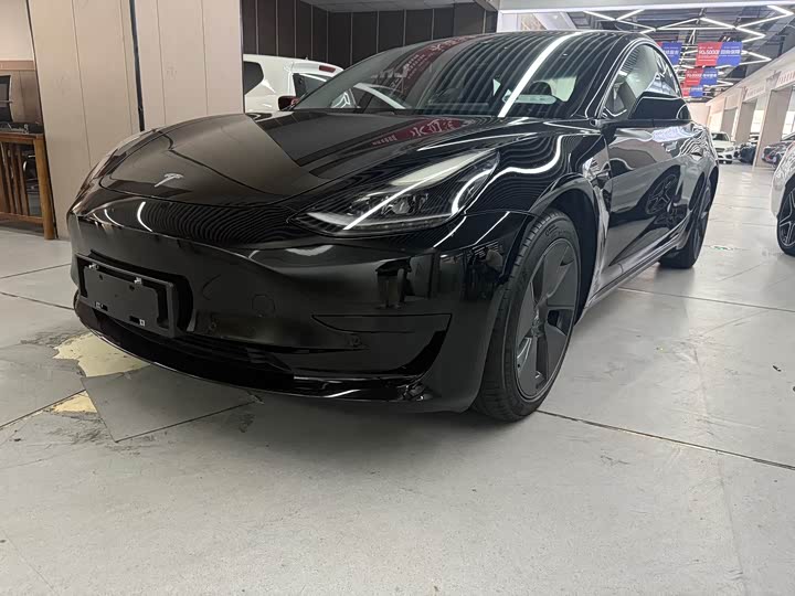 Фото 3 - Tesla Model 3