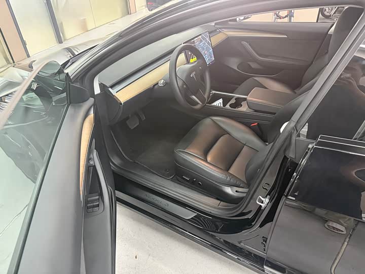 Фото 5 - Tesla Model 3