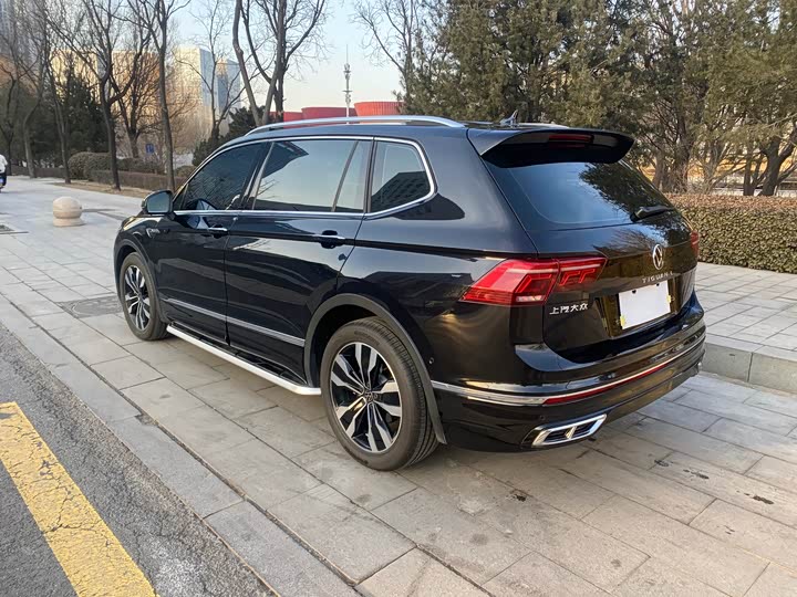 Фото 3 - Volkswagen Tiguan L Pro