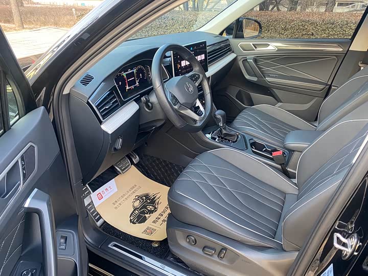 Фото 4 - Volkswagen Tiguan L Pro