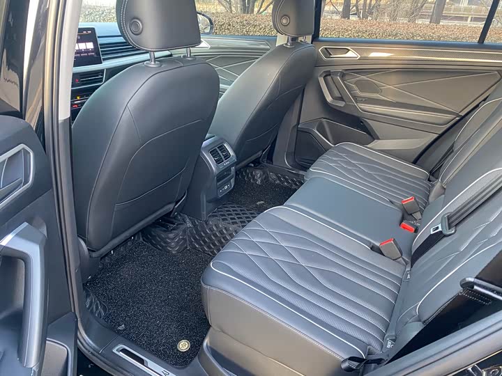 Фото 5 - Volkswagen Tiguan L Pro