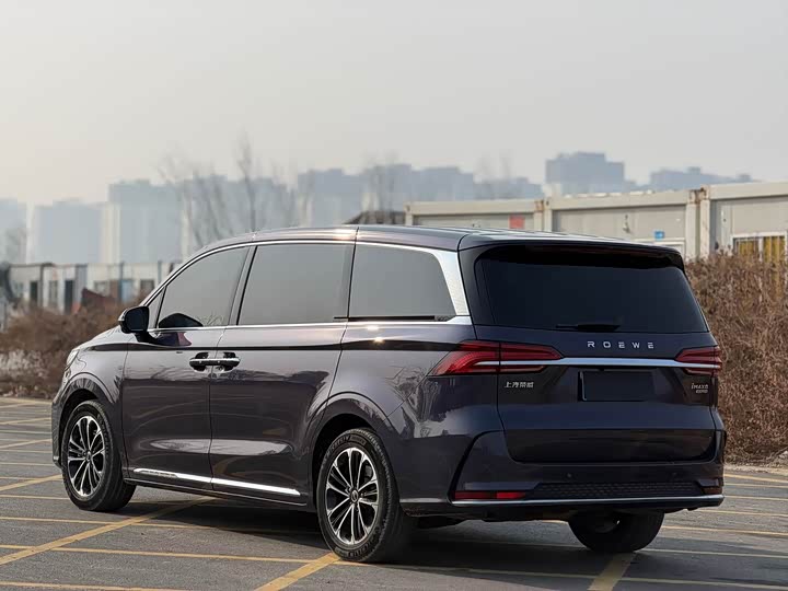 Фото 4 - Roewe iMax 8