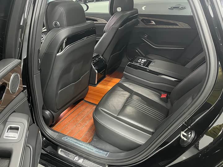 Фото 7 - Hongqi H9