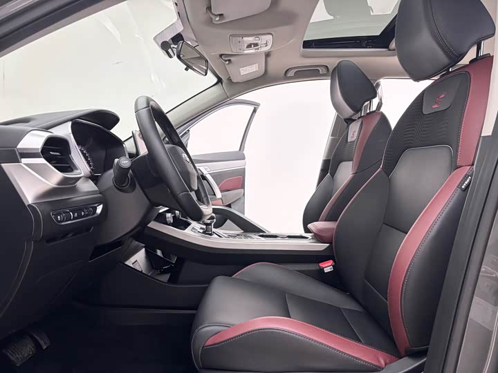 Фото 7 - Geely Coolray