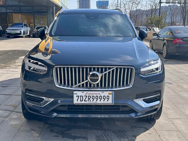 Фото 2 - Volvo XC90