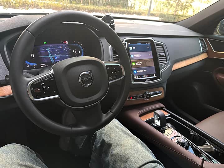 Фото 7 - Volvo XC90