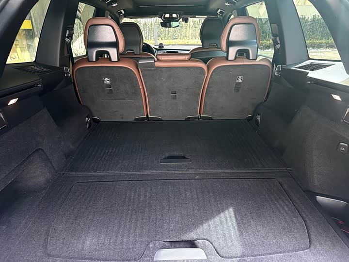 Фото 9 - Volvo XC90