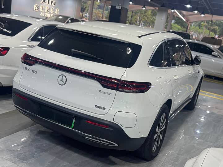 Фото 6 - Mercedes-Benz EQC