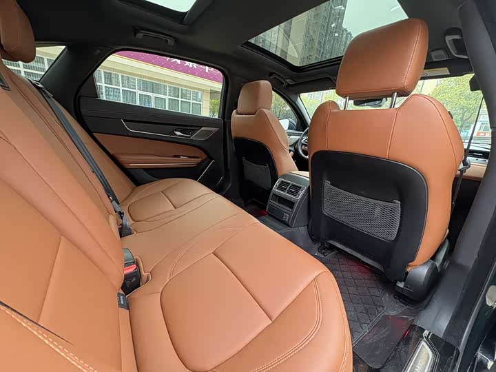 Фото 8 - Jaguar XF L