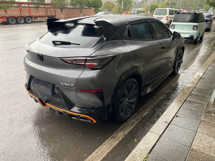 Фото 9 - Changan UNI-T