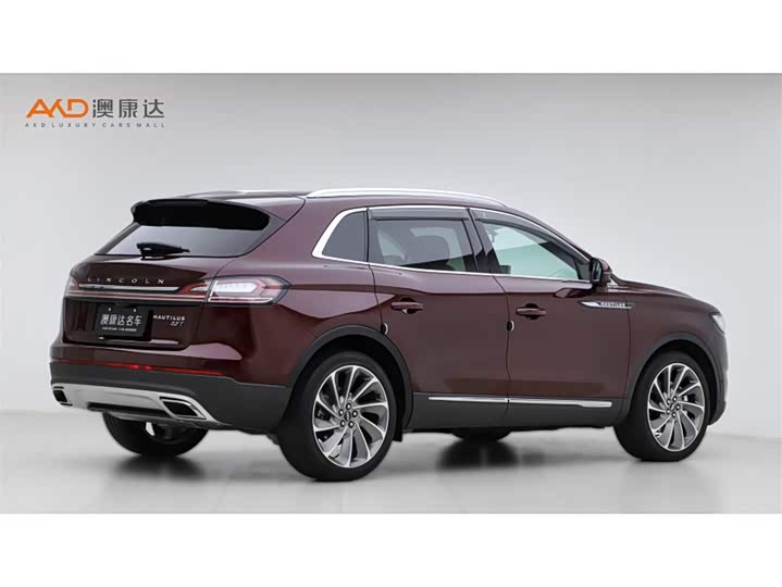 Фото 3 - Lincoln Nautilus