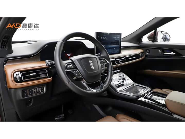 Фото 6 - Lincoln Nautilus