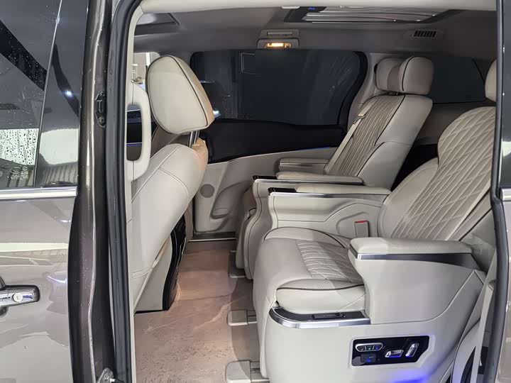 Фото 6 - Buick GL8 ES