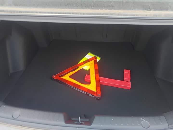 Фото 4 - Changan Eado Plus