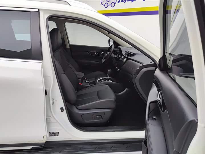 Фото 8 - Nissan X-Trail