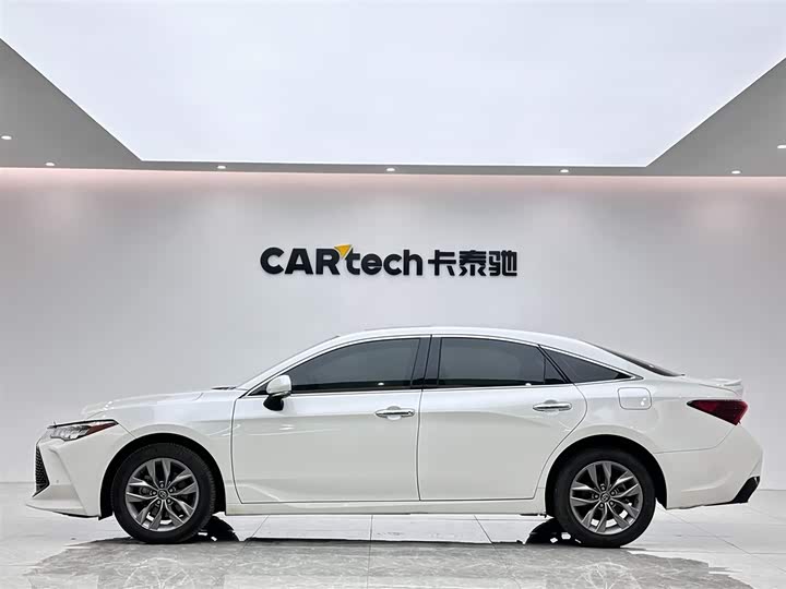 Фото 2 - Toyota Avalon