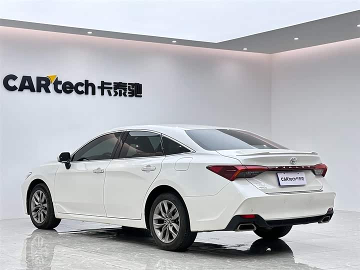 Фото 3 - Toyota Avalon