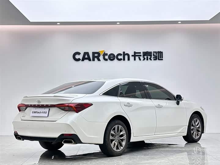 Фото 5 - Toyota Avalon