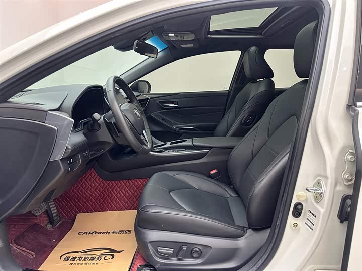 Фото 8 - Toyota Avalon