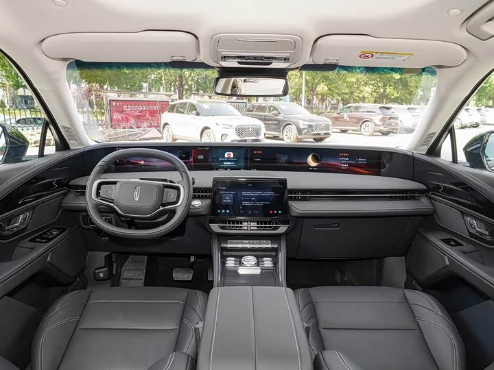 Фото 6 - Lincoln Nautilus