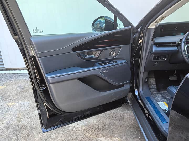 Фото 7 - Lincoln Nautilus