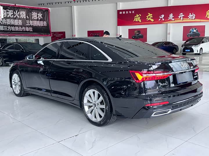 Фото 9 - Audi A6L