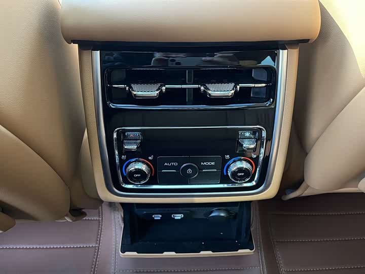 Фото 7 - Tank 500 Hybrid