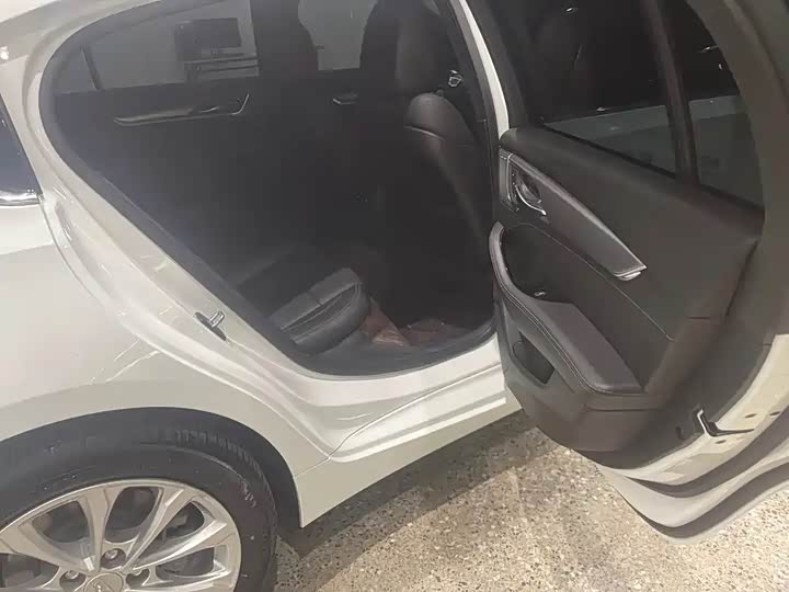 Фото 8 - Cadillac CT5