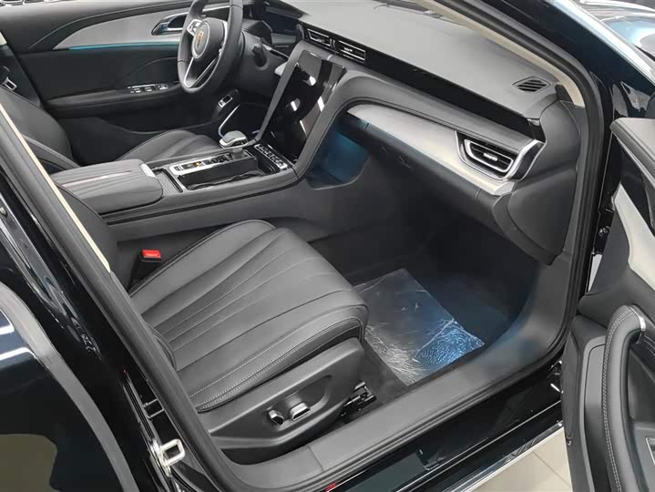 Фото 8 - Hongqi H5