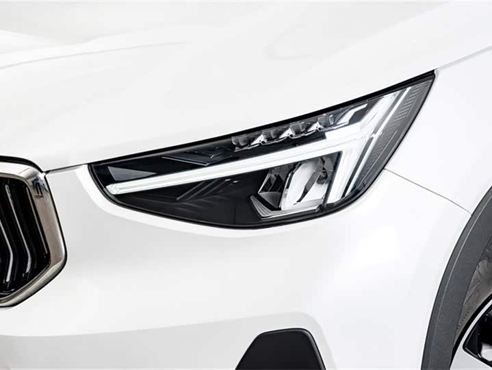 Фото 4 - Volvo XC40