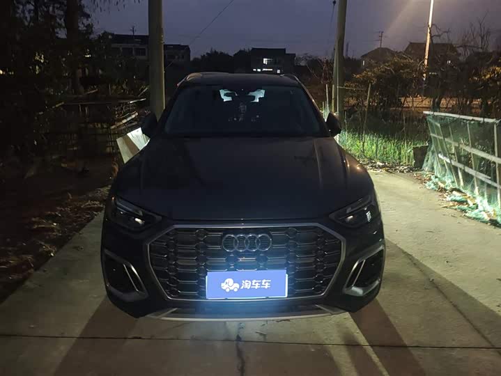 Фото 2 - Audi Q5L