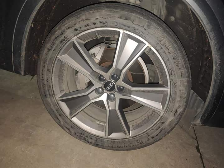 Фото 6 - Audi Q5L