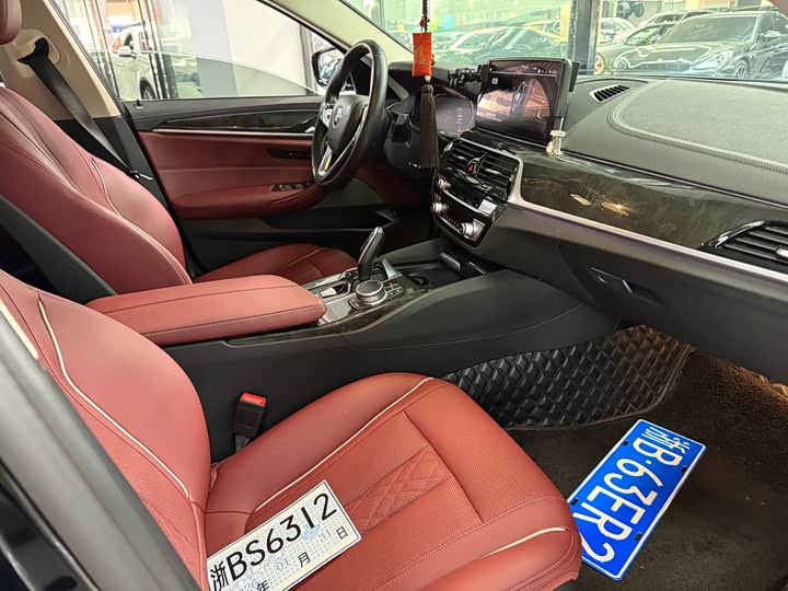 Фото 4 - BMW 5 Series